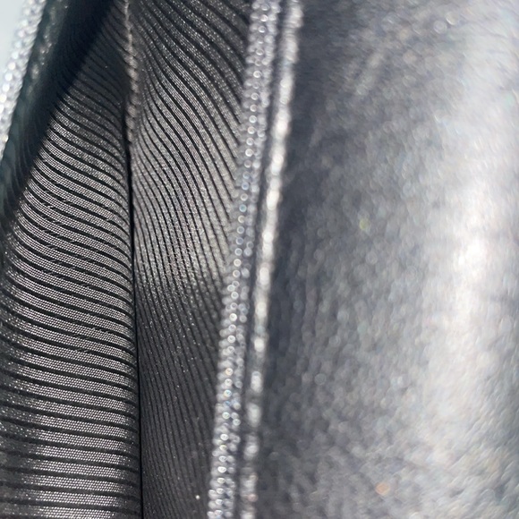 Tahari wallet (IB-2) - Picture 4 of 7